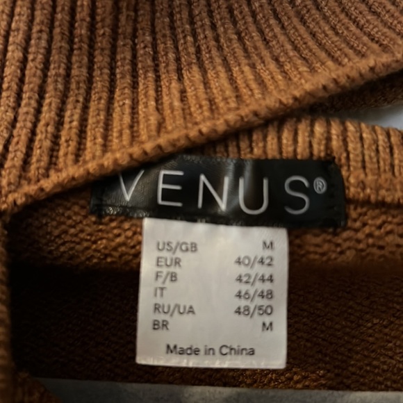 Venus off the shoulder, rust size medium sweater - Picture 2 of 3